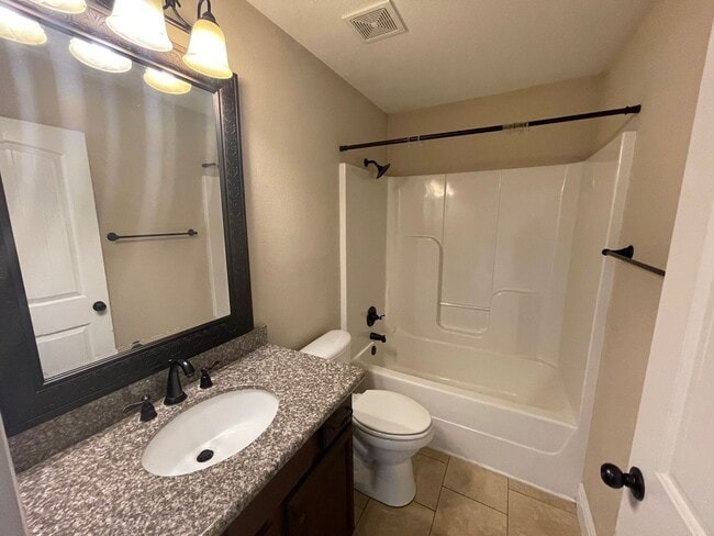 Building Photo - Navarre - Holley By the Sea - 4 Bedrooms, 2 Bathrooms - office space potential