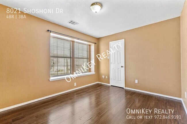 Building Photo - 8021 Shoshoni Dr