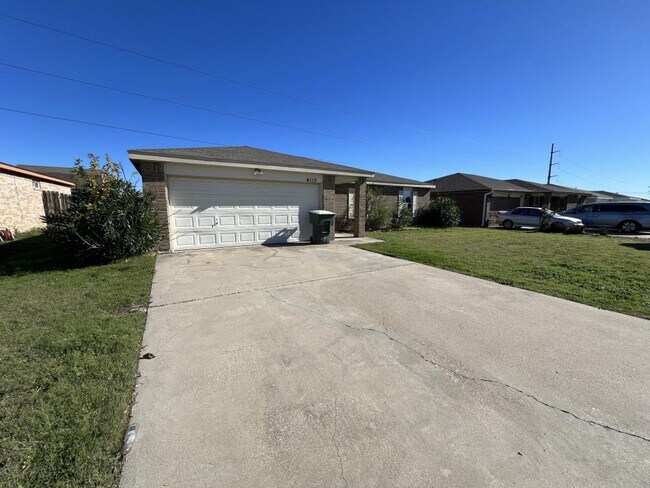 Building Photo - 4115 Mustang Dr