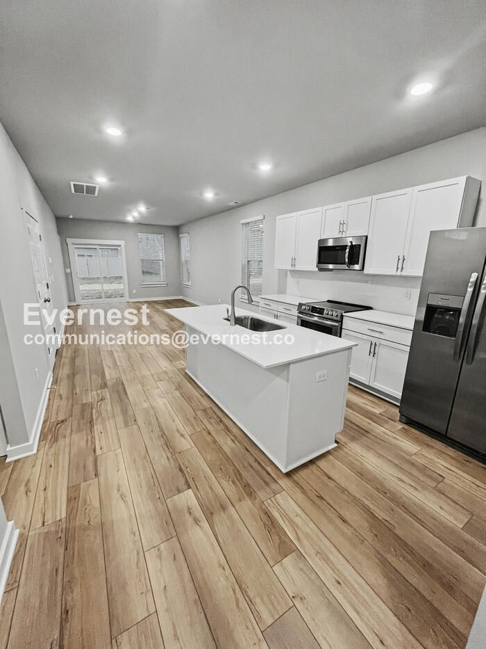 Building Photo - 710 Mickelson Wy