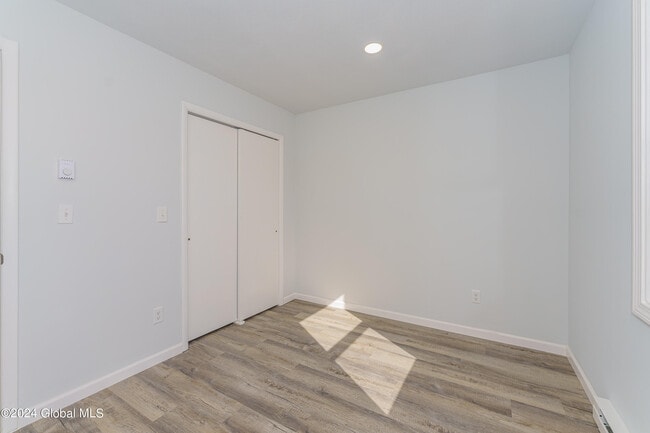 Building Photo - 128 Rockefeller Rd