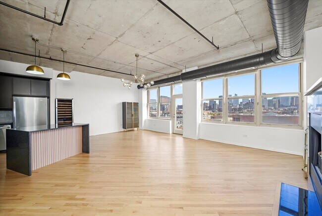 Building Photo - 6 S Laflin St