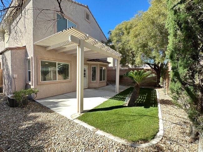 Building Photo - Centennial Heights