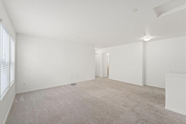 Building Photo - Spacious DuPont Home with A/C, Bonus Loft, Large Patio & Fully Fenced Yard!