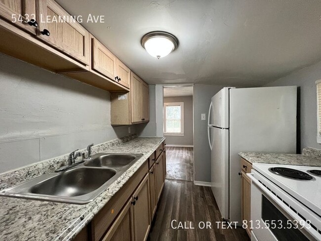 Building Photo - 5433 Leaming Ave