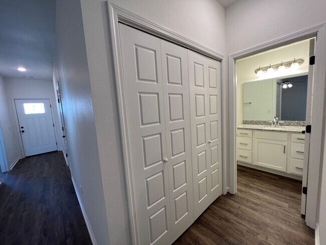 Building Photo - NEW 3 Bedroom Duplex in Duenweg, Missouri!