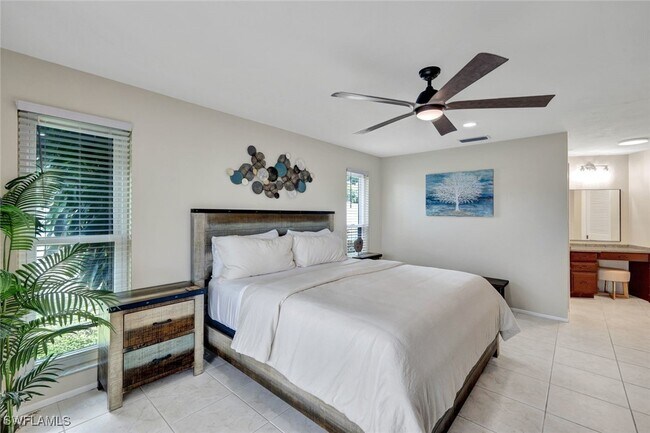 Building Photo - 2033 SE 27th Terrace