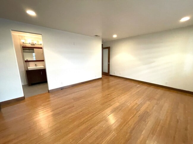 Building Photo - Contemporary East Manhattan Home