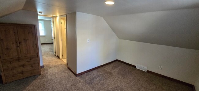 Building Photo - 4924 Hipp St