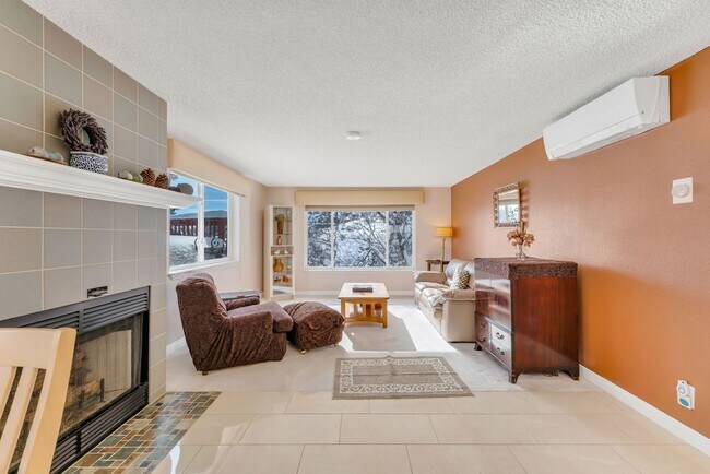 Building Photo - FULLY FURNISHED Home in the Mountains