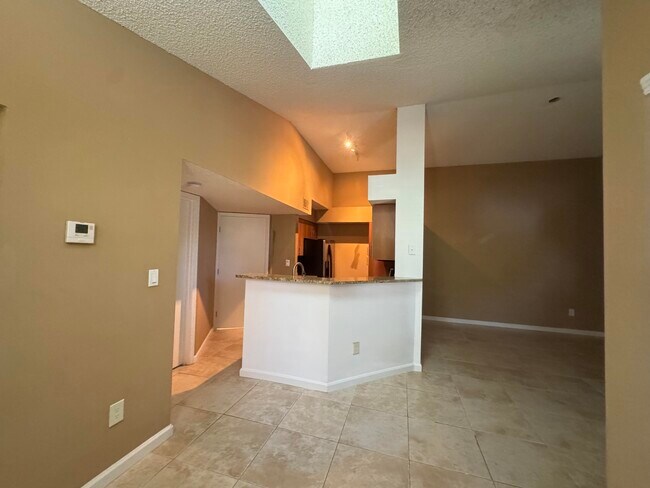 Building Photo - 1165 Crystal Way