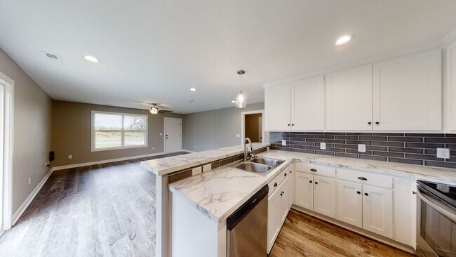 Building Photo - 11852 Ridgeway Dr