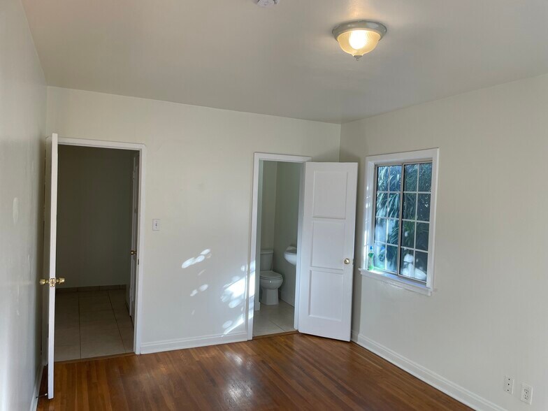 Building Photo - 5362 Monroe St