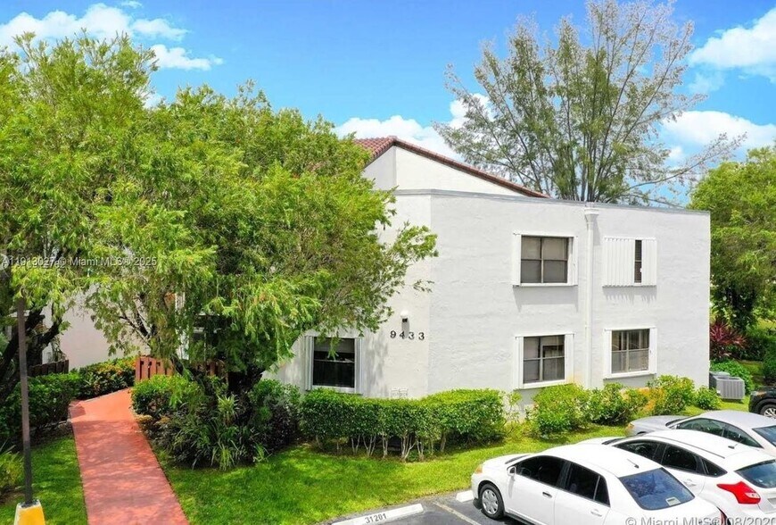 Primary Photo - 9409 Fontainebleau Blvd