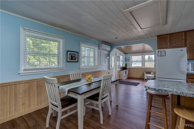 Building Photo - 216 Frontenac Blvd