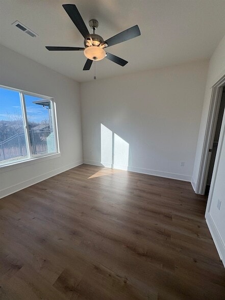 Building Photo - 4827 N Vassar Ave