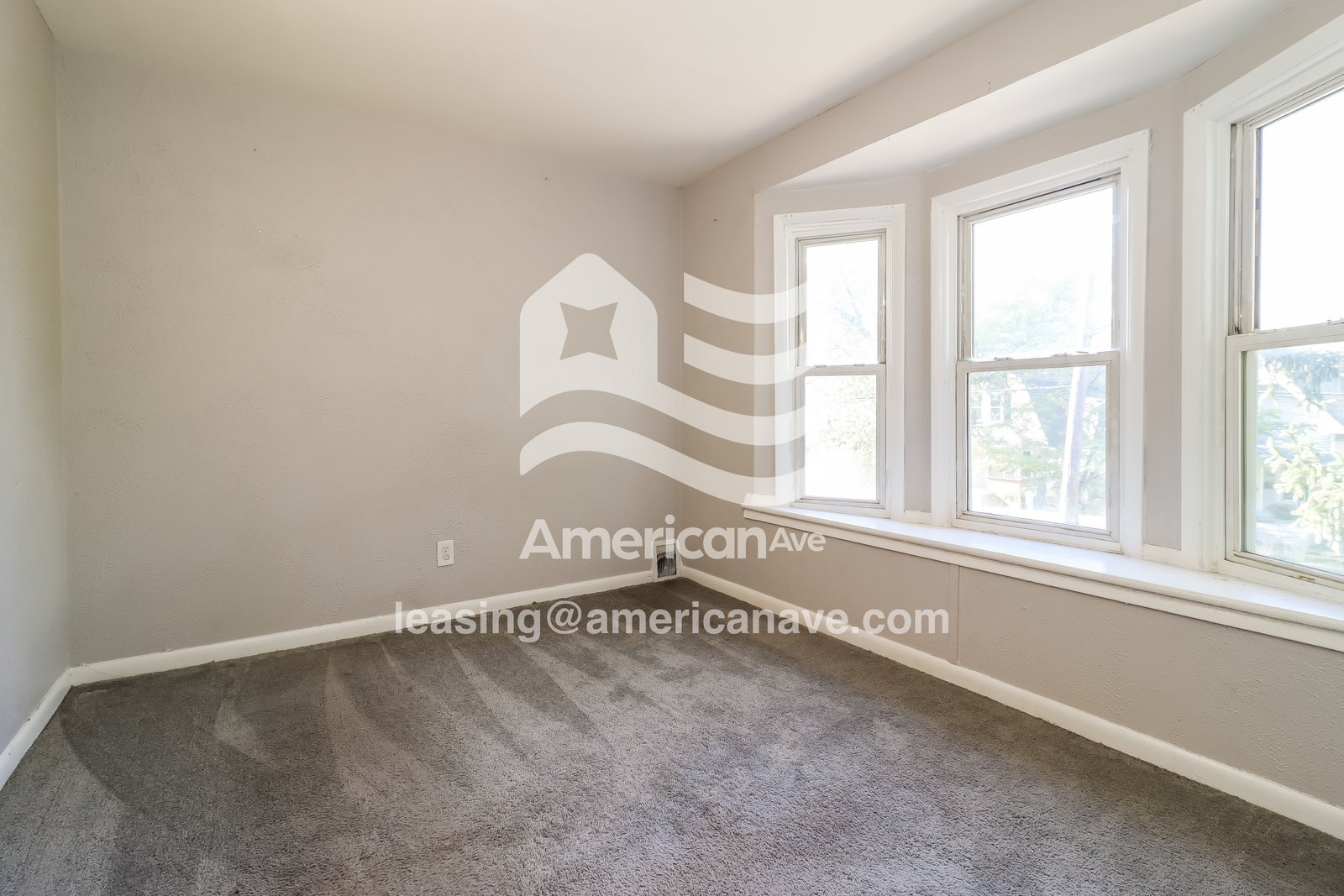 Building Photo - 617 Nicholas St