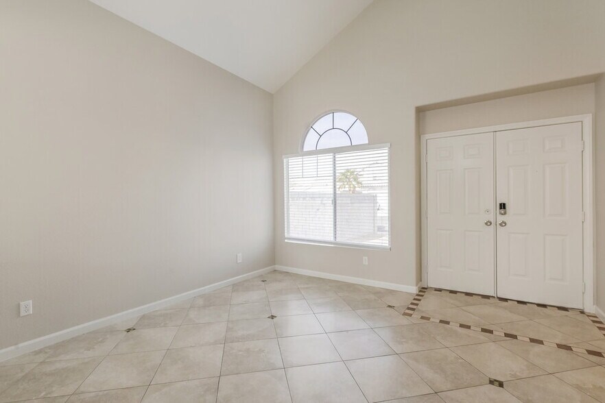 Building Photo - 4456 Wellsboro St