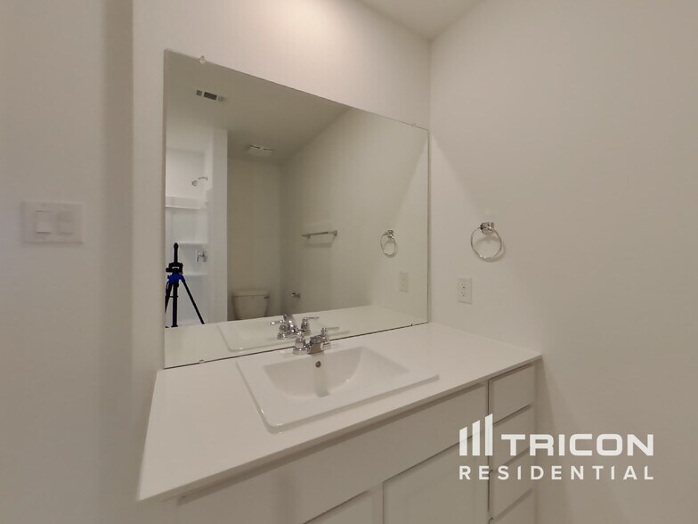 Building Photo - 3060 Dawn Sound Dr