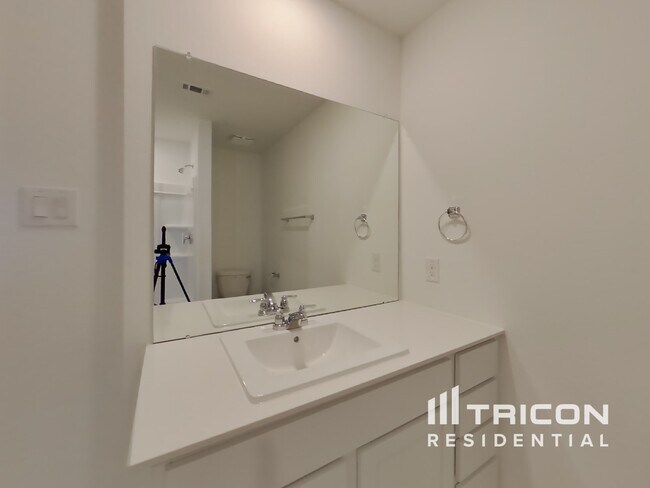 Building Photo - 3060 Dawn Sound Dr