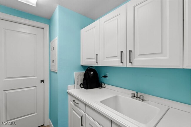 Building Photo - 14300 Riva Del Lago Dr