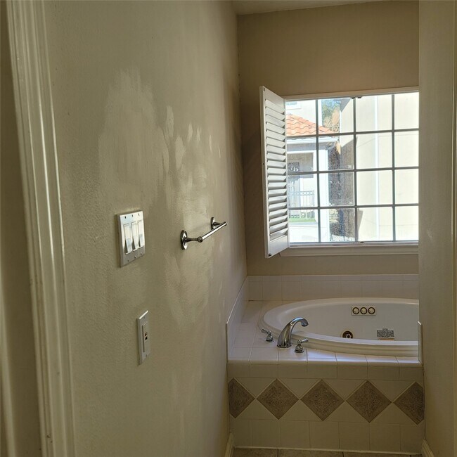 Building Photo - 7111 Harmony Cove Cv