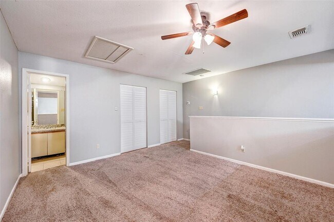Building Photo - 16800 Sugar Pine Dr