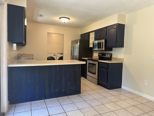 Building Photo - 209 Brighton Woods Dr