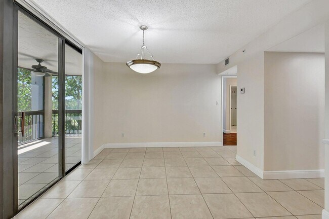 Building Photo - 820 Lavers Cir