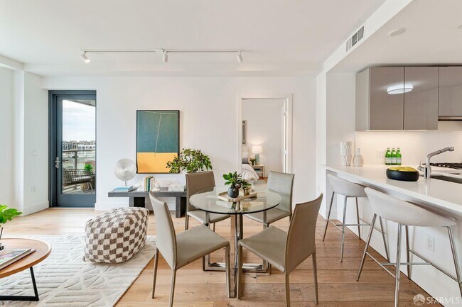 Building Photo - 1450 Franklin St