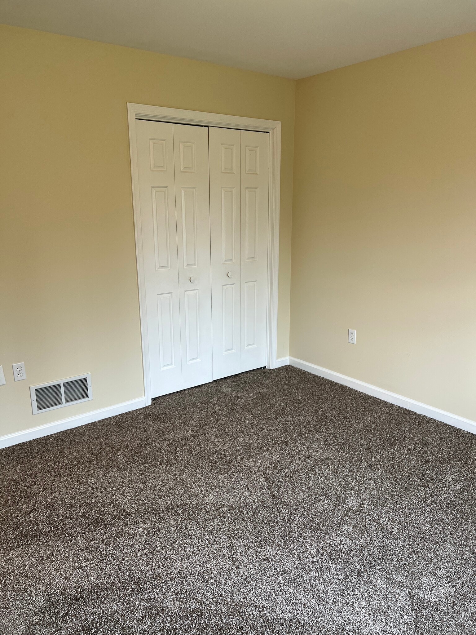 Building Photo - 4171 Kittatinny Dr