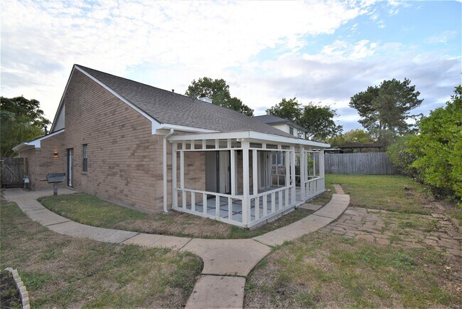 Building Photo - 18058 Brooknoll Dr