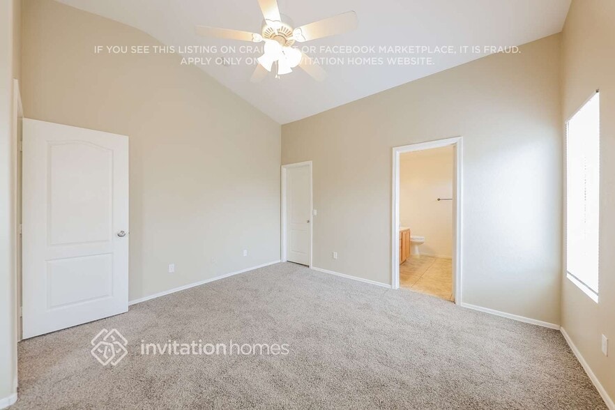 Building Photo - 11825 W Maui Ln