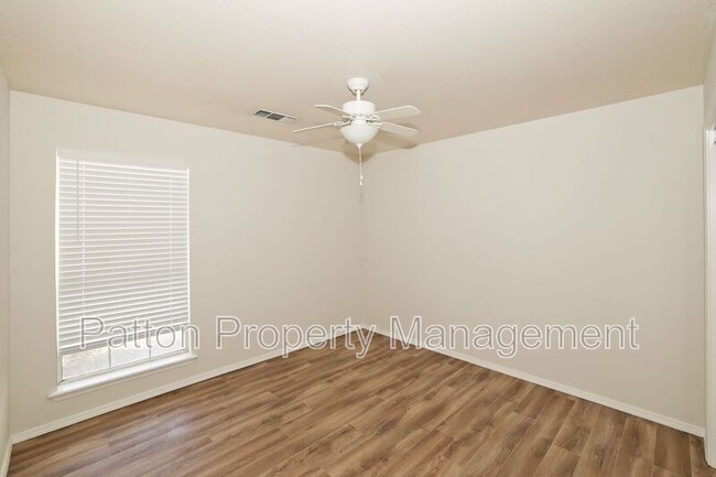 Building Photo - 6205 Janae St