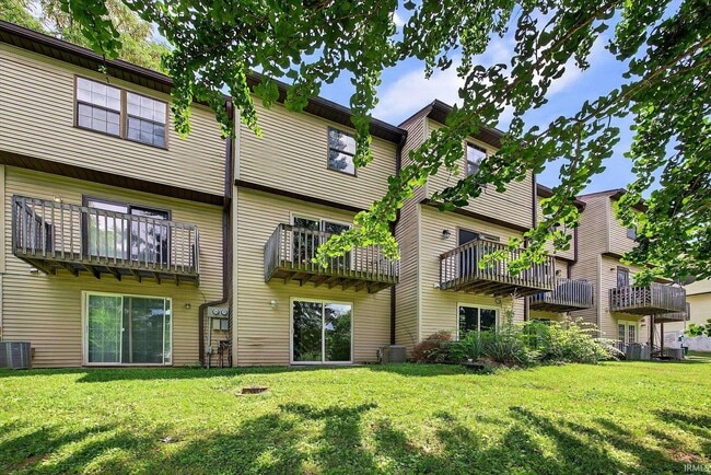 Building Photo - 2360 S Henderson St