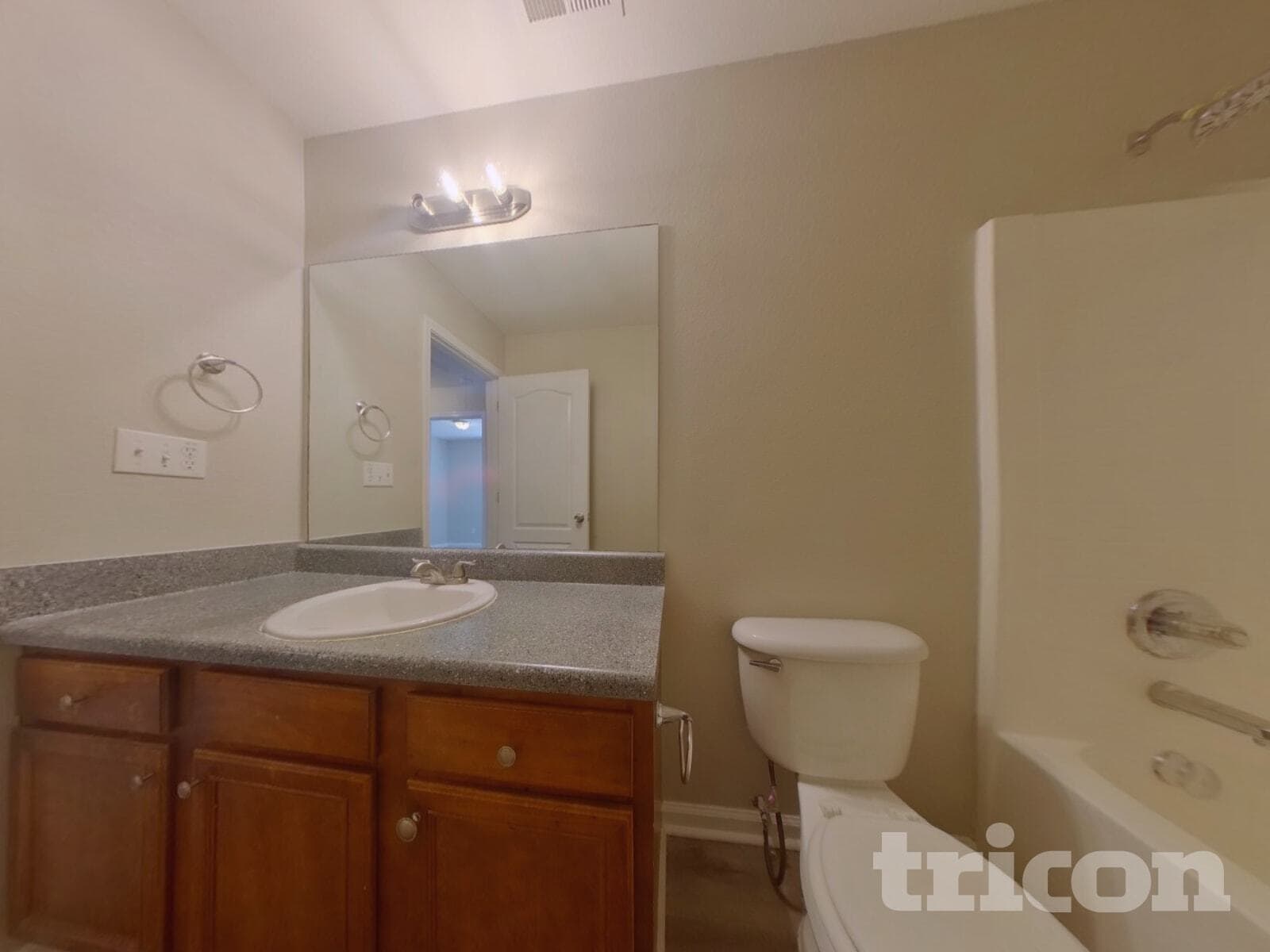 Building Photo - 120 Lakeside Point