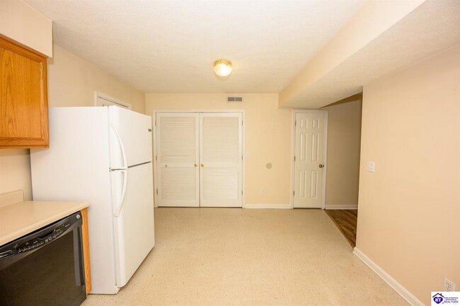 Building Photo - 2943 S Wilson Rd