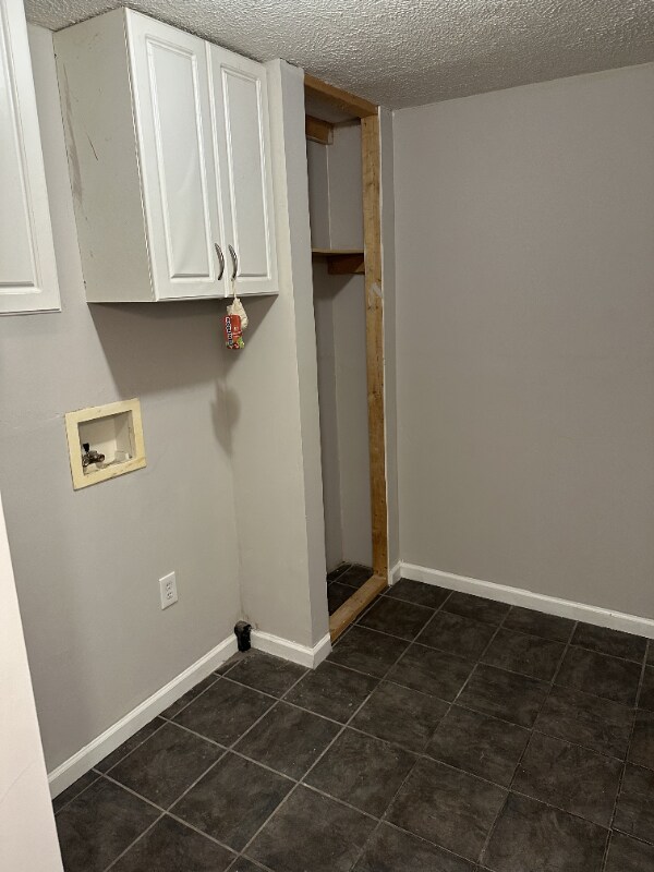 Building Photo - 3022 Bank St