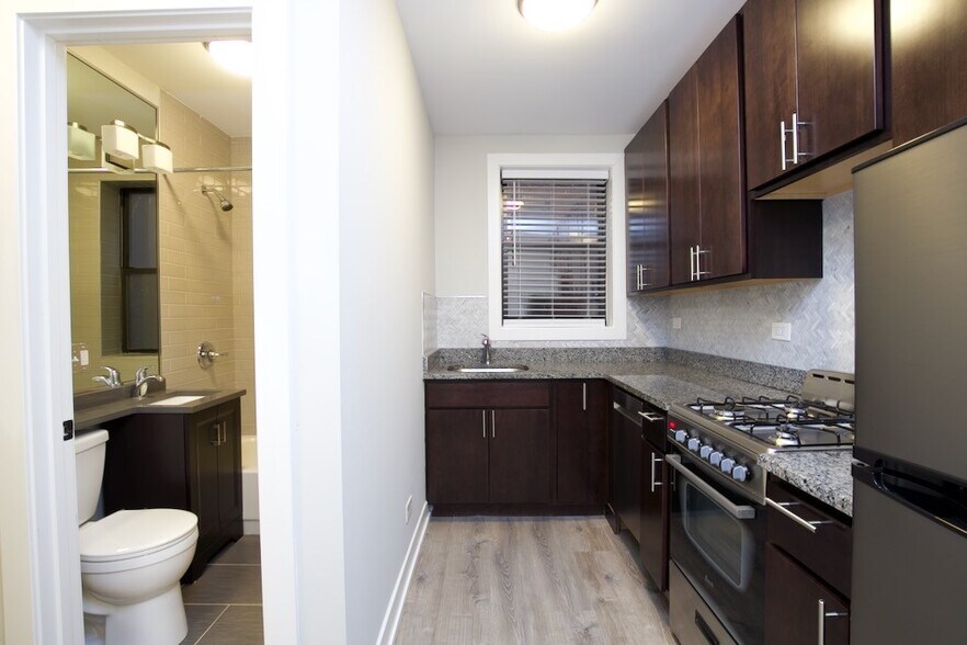 Building Photo - 436 W Belden Ave