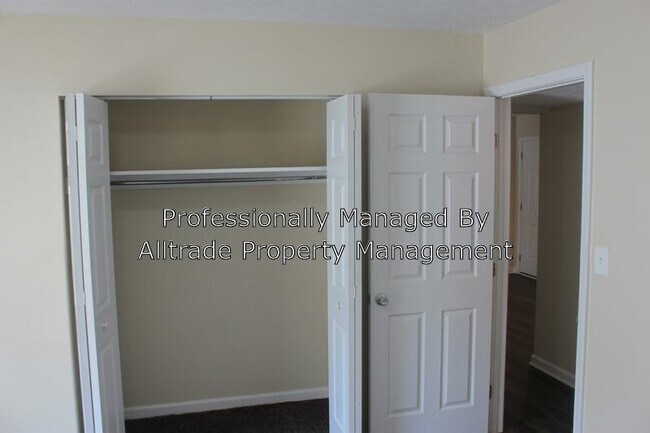 Building Photo - 2020 Peabody Ln