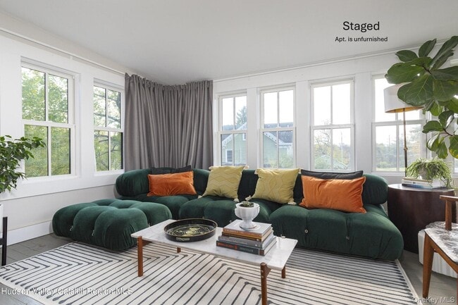 Building Photo - 2303 Lucas Turnpike