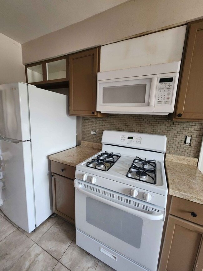 Building Photo - 1425 E 156th St