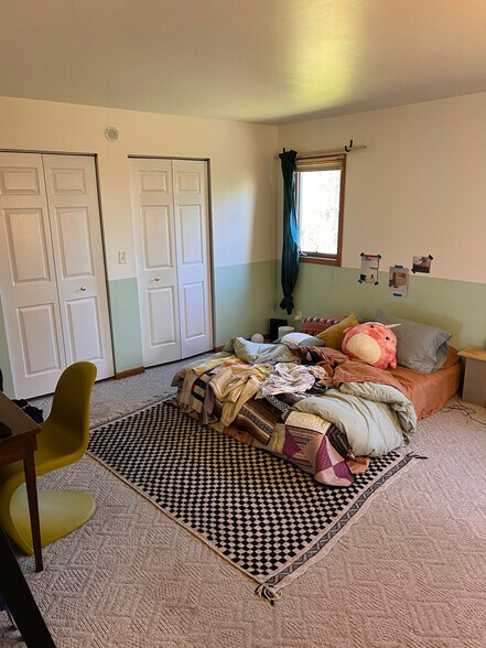 Building Photo - 314 W 8th Ave