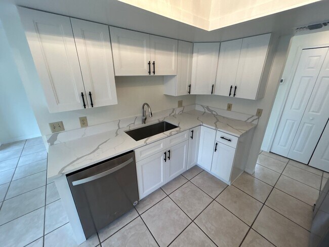 Building Photo - 895 Wandering Pine Trail