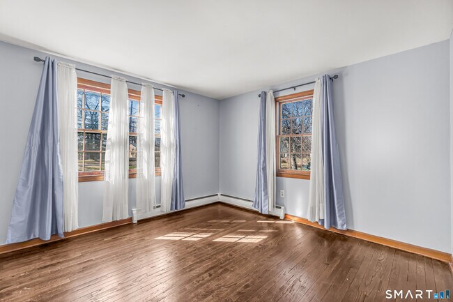 Building Photo - 466 High Hill Rd