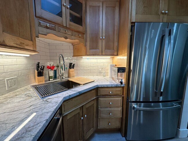 Building Photo - 1083 Aspenwald Rd
