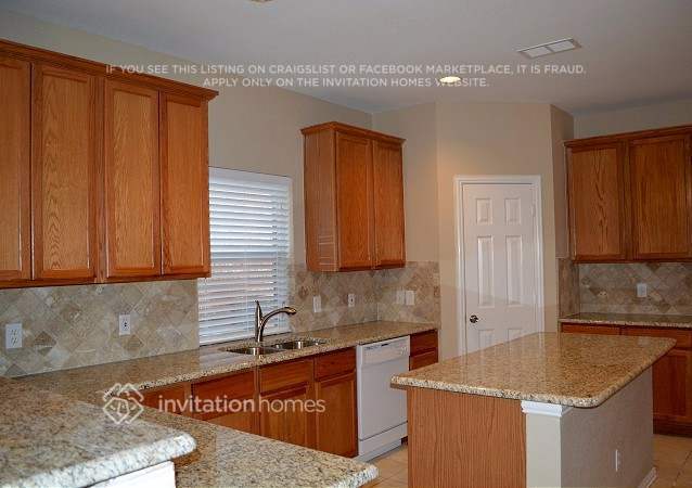Building Photo - 6594 Scottsdale Wy