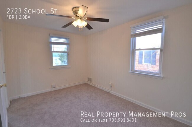 Building Photo - 2723 School St