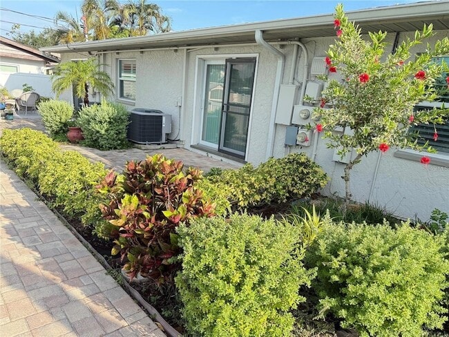 Building Photo - 440 50th Ave N