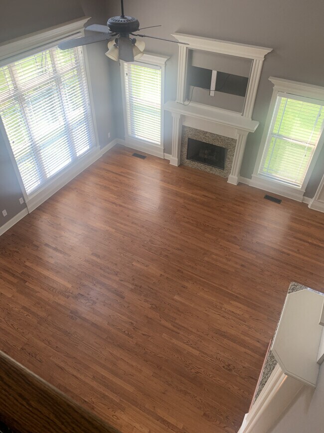 Building Photo - Seven Lakes Dr
